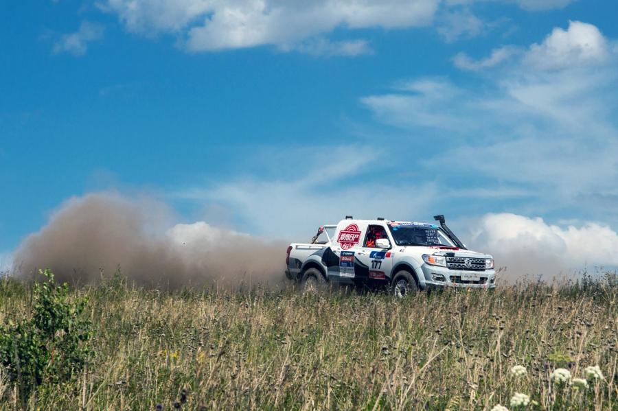  Dongfeng Rich Silk Way Rally 2016 года  (фото 16 из 21)